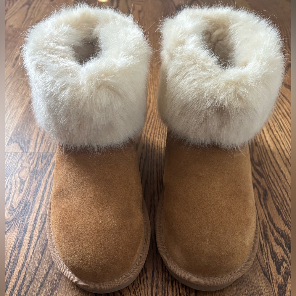 UGG Brown Ankle Boots with White Fur Trim Size 8